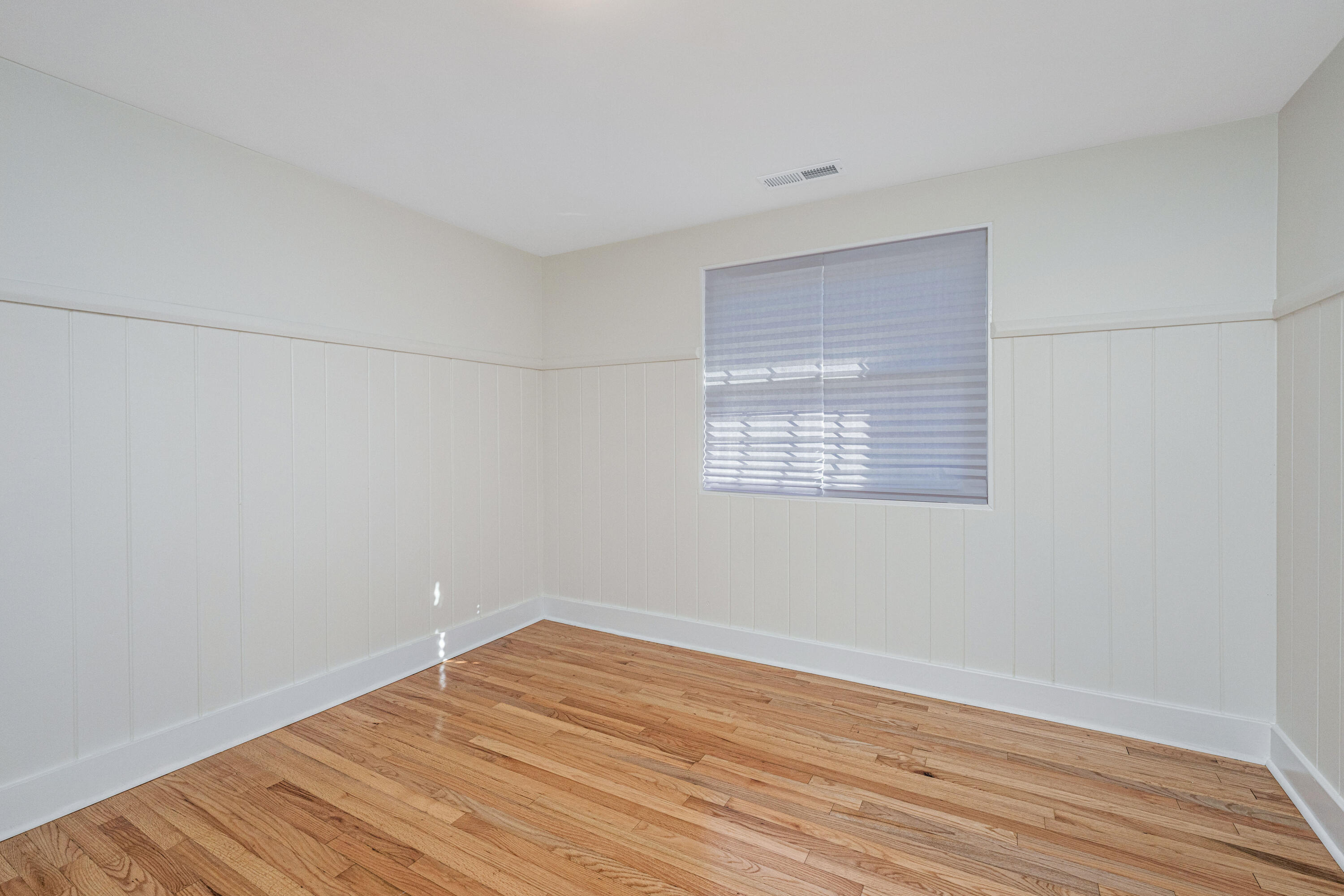 1010 Holcombe Road Hanahan, SC 29410 - Photo 9 of 26 1010HolcombeRd021