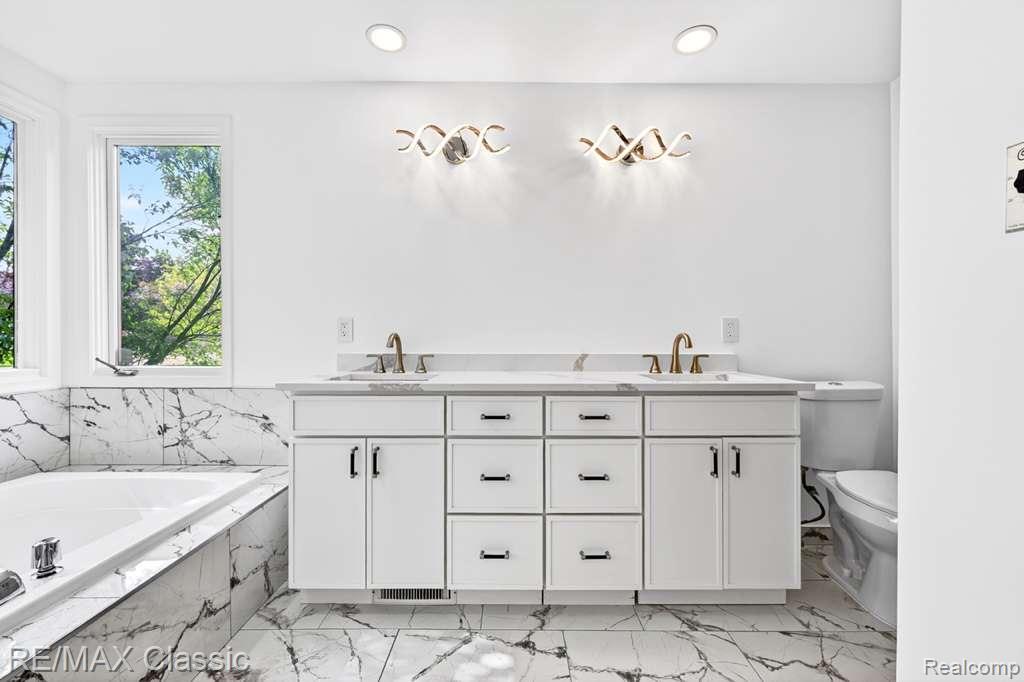 30779 Country Ridge Circle Farmington Hills, MI 48331 - Photo 12 of 46