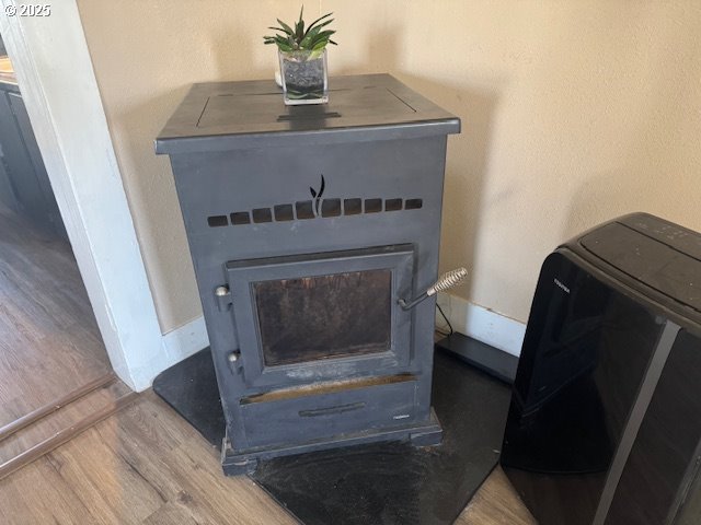 2800 10th Street Baker City, OR 97814 - Photo 8 of 23 a living room with furniture and a fireplace
