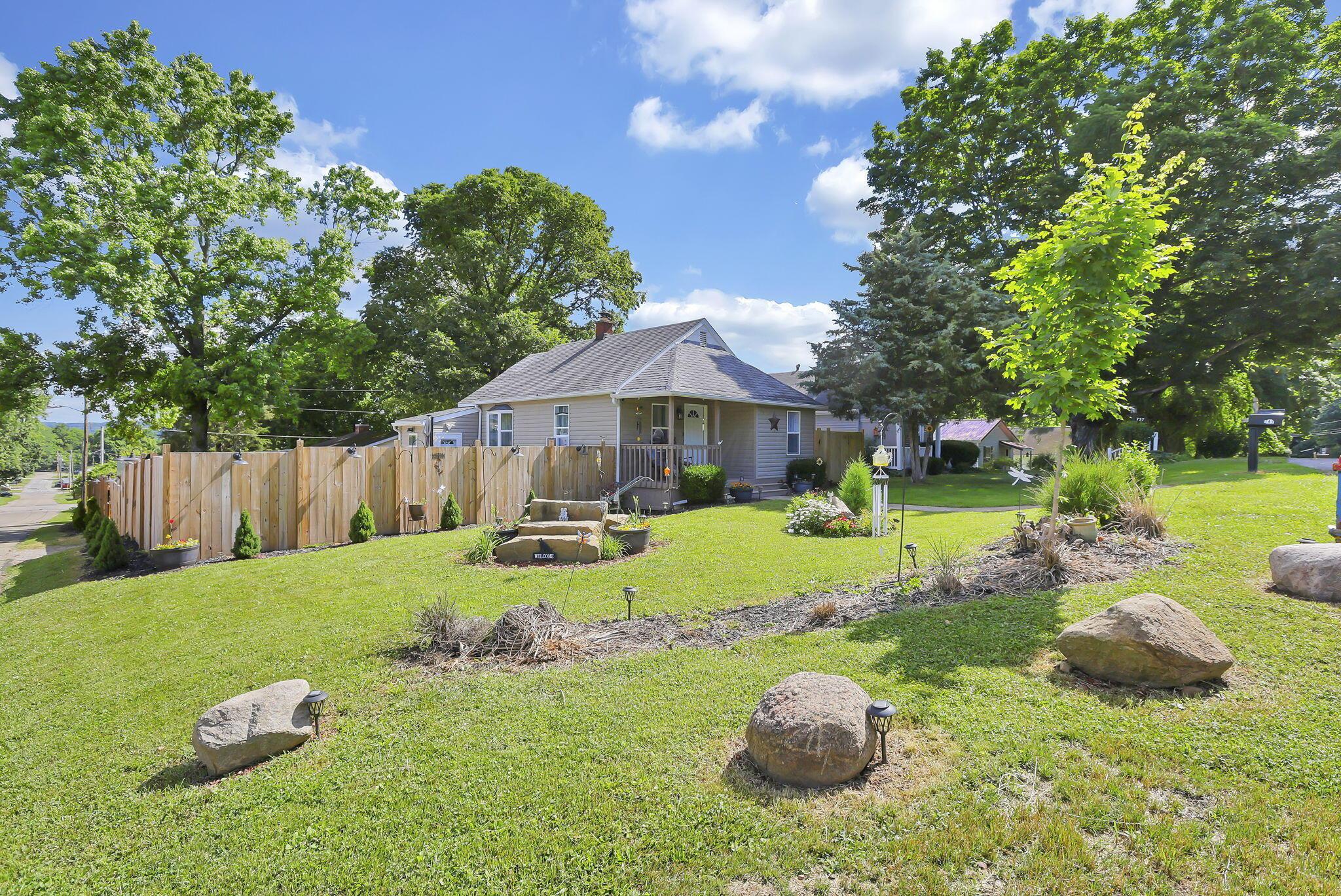 741 Spring Street Lancaster, OH 43130 - Photo 3 of 27 4-web-or-mls-939A3499