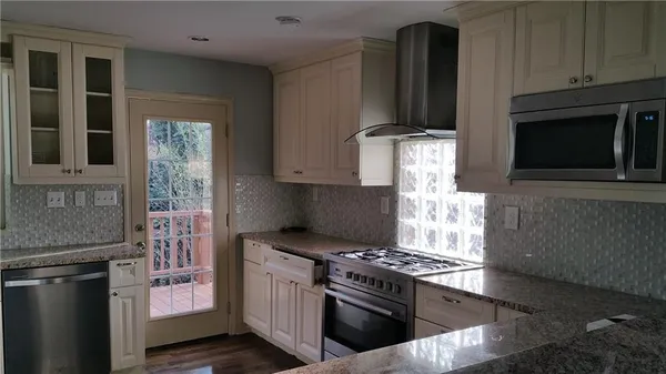 $2,800 | 550 Deering Road Northwest, Atlanta, GA 30318