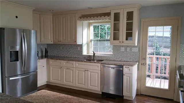 $3,000 | 550 Deering Road Northwest, Atlanta, GA 30318