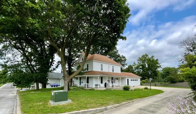 $299,000 | 303 2nd Street Northwest, Stewartville, MN 55976