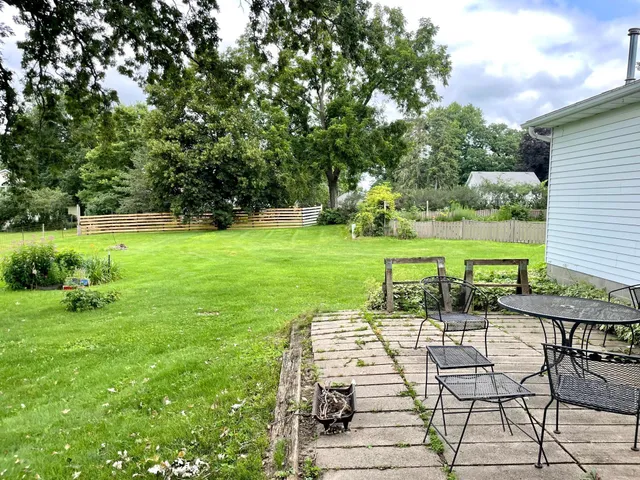 $299,000 | 303 2nd Street Northwest, Stewartville, MN 55976