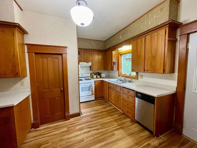 $299,000 | 303 2nd Street Northwest, Stewartville, MN 55976