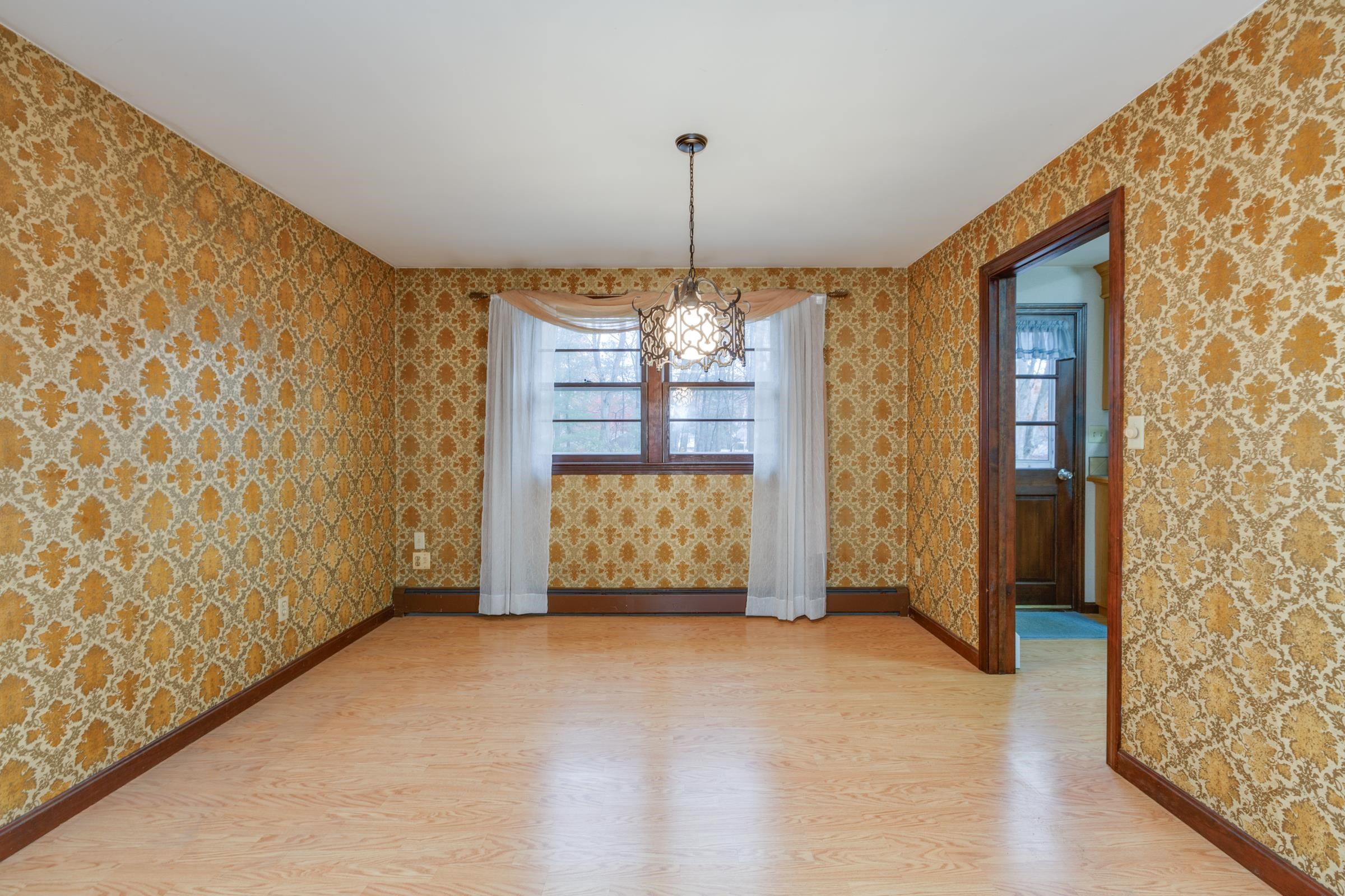 650 Weston Road Manchester, NH 03103 - Photo 4 of 40