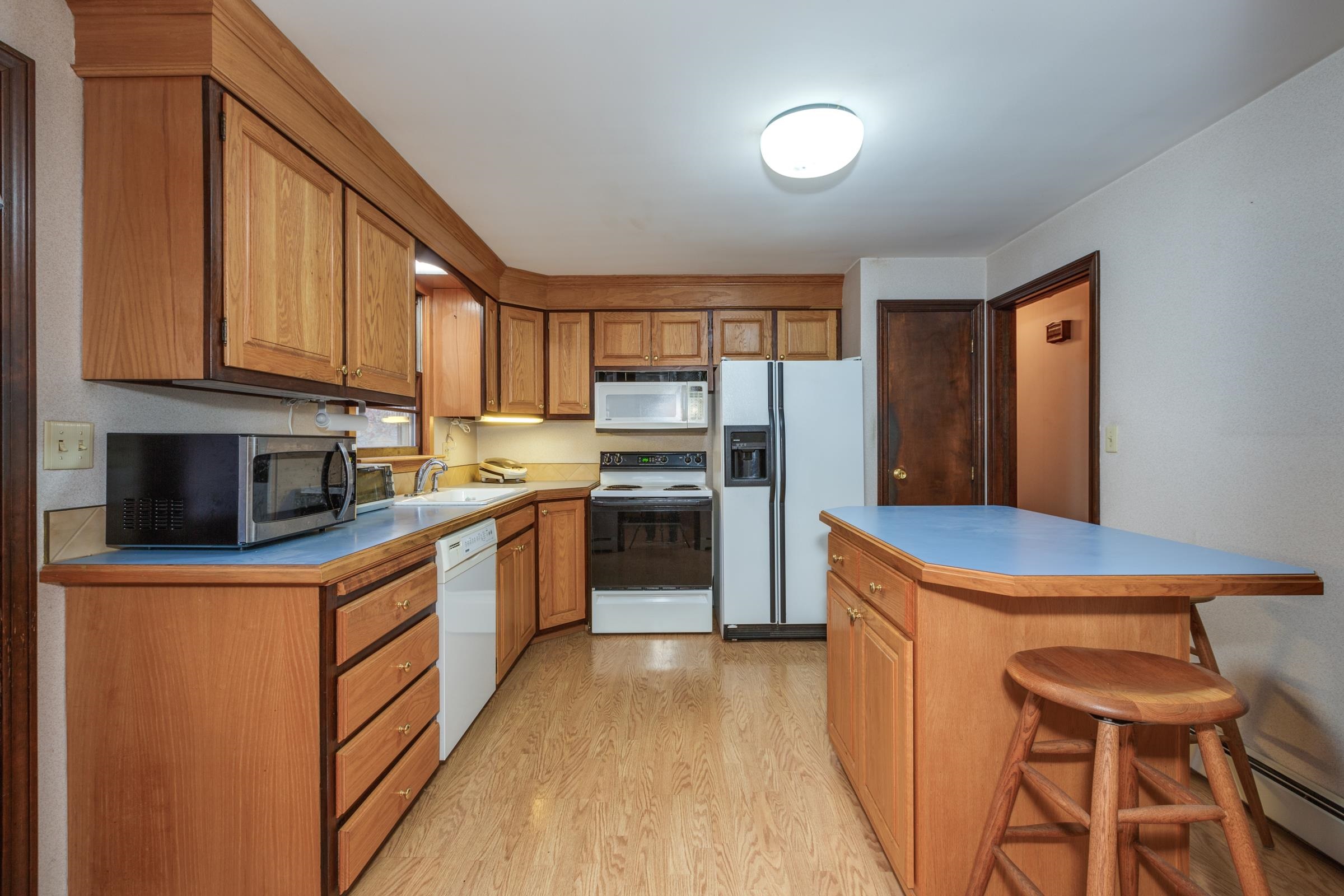 650 Weston Road Manchester, NH 03103 - Photo 6 of 40