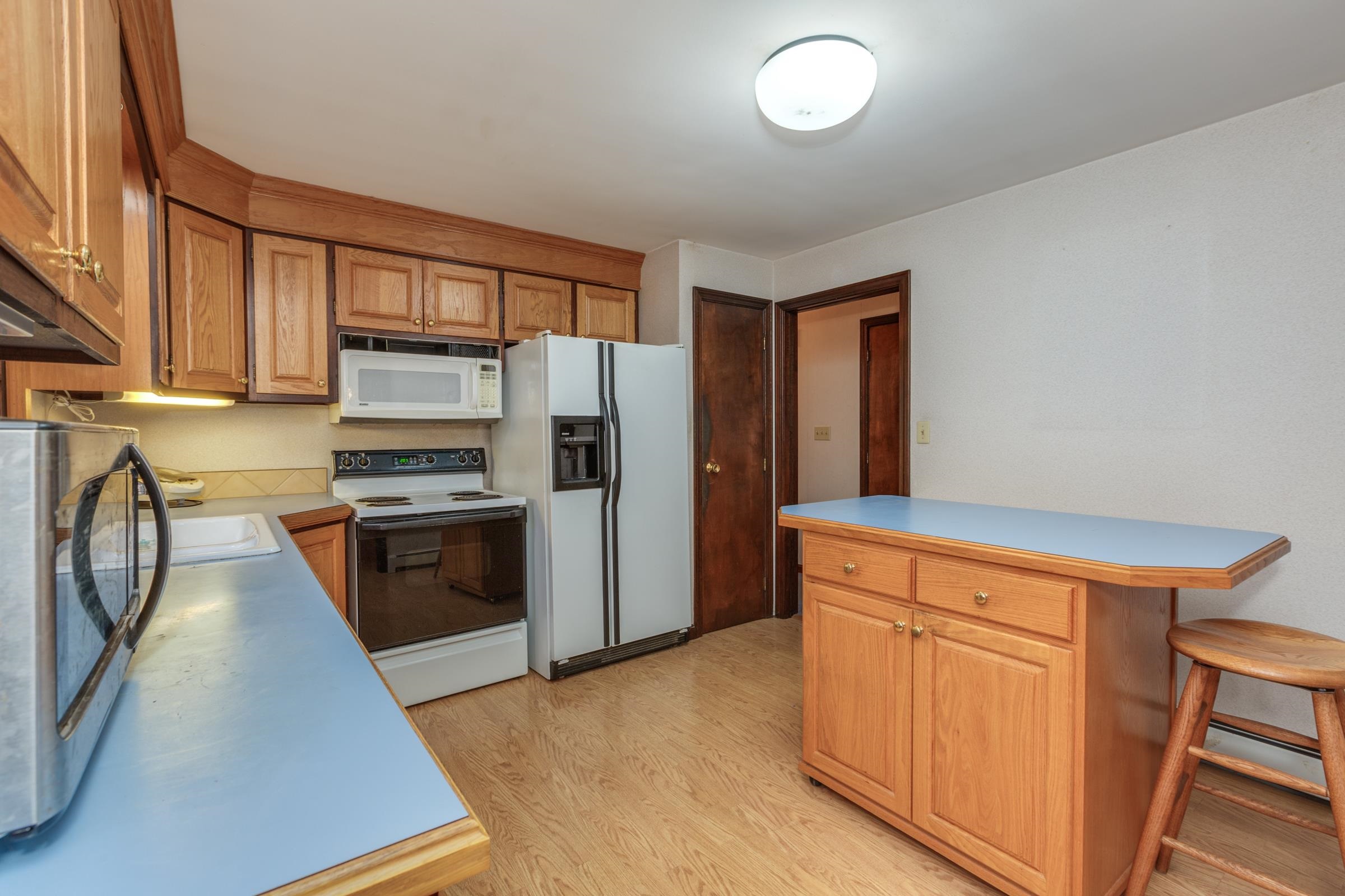 650 Weston Road Manchester, NH 03103 - Photo 8 of 40