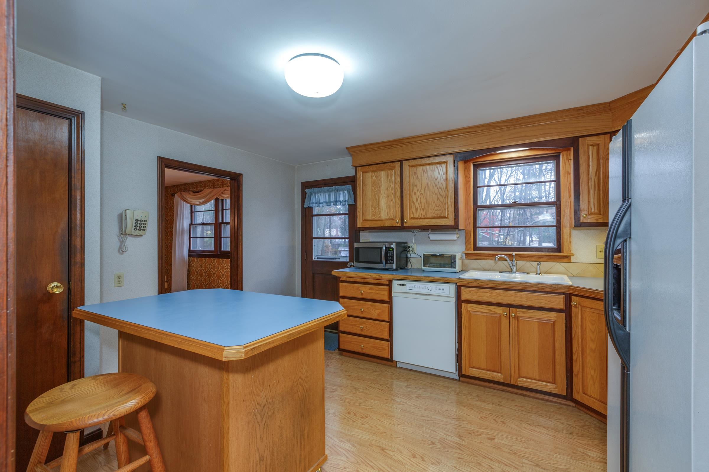 650 Weston Road Manchester, NH 03103 - Photo 9 of 40