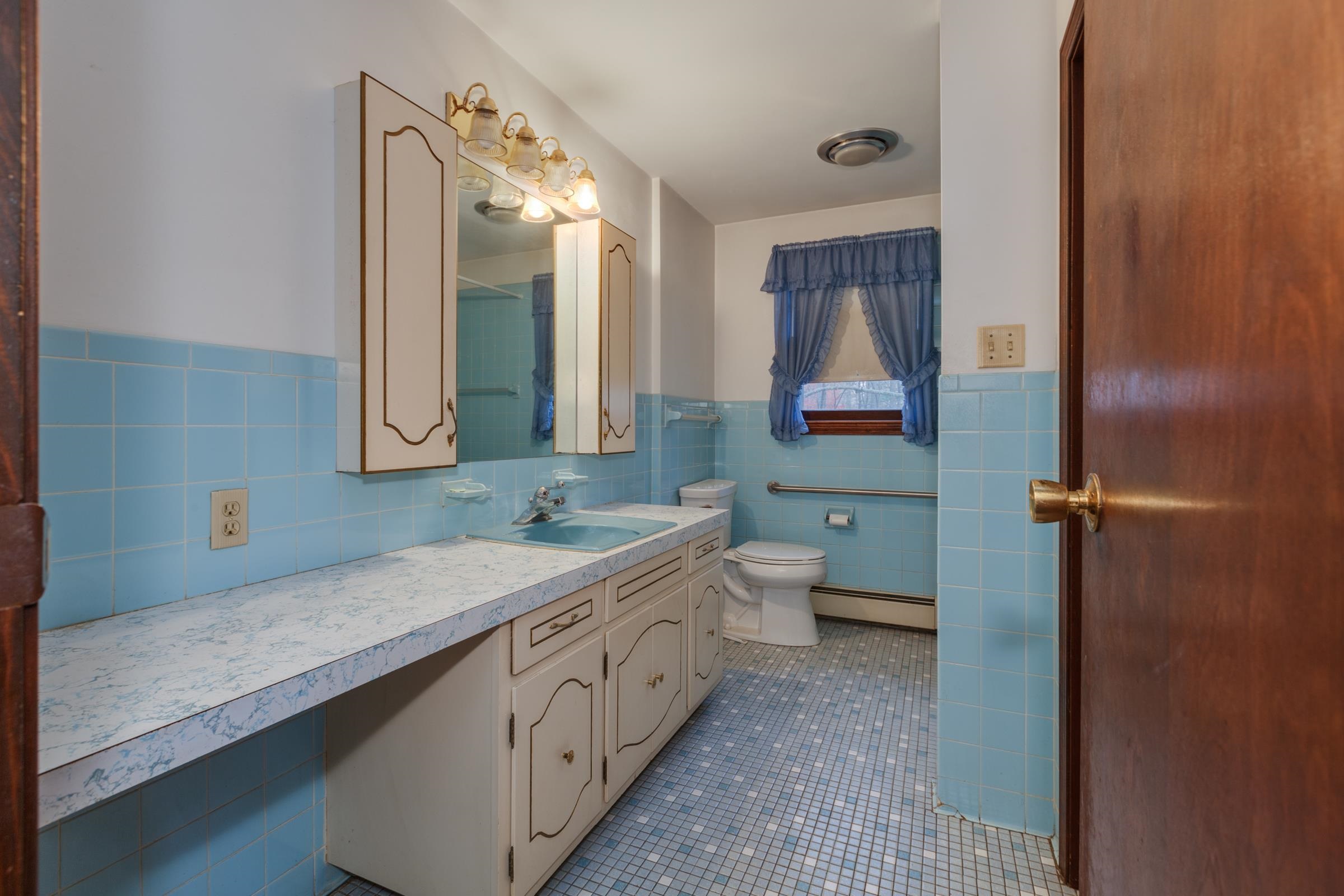 650 Weston Road Manchester, NH 03103 - Photo 10 of 40