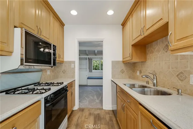 $1,099,000 | 5511 Noble Avenue, Sherman Oaks, CA 91411