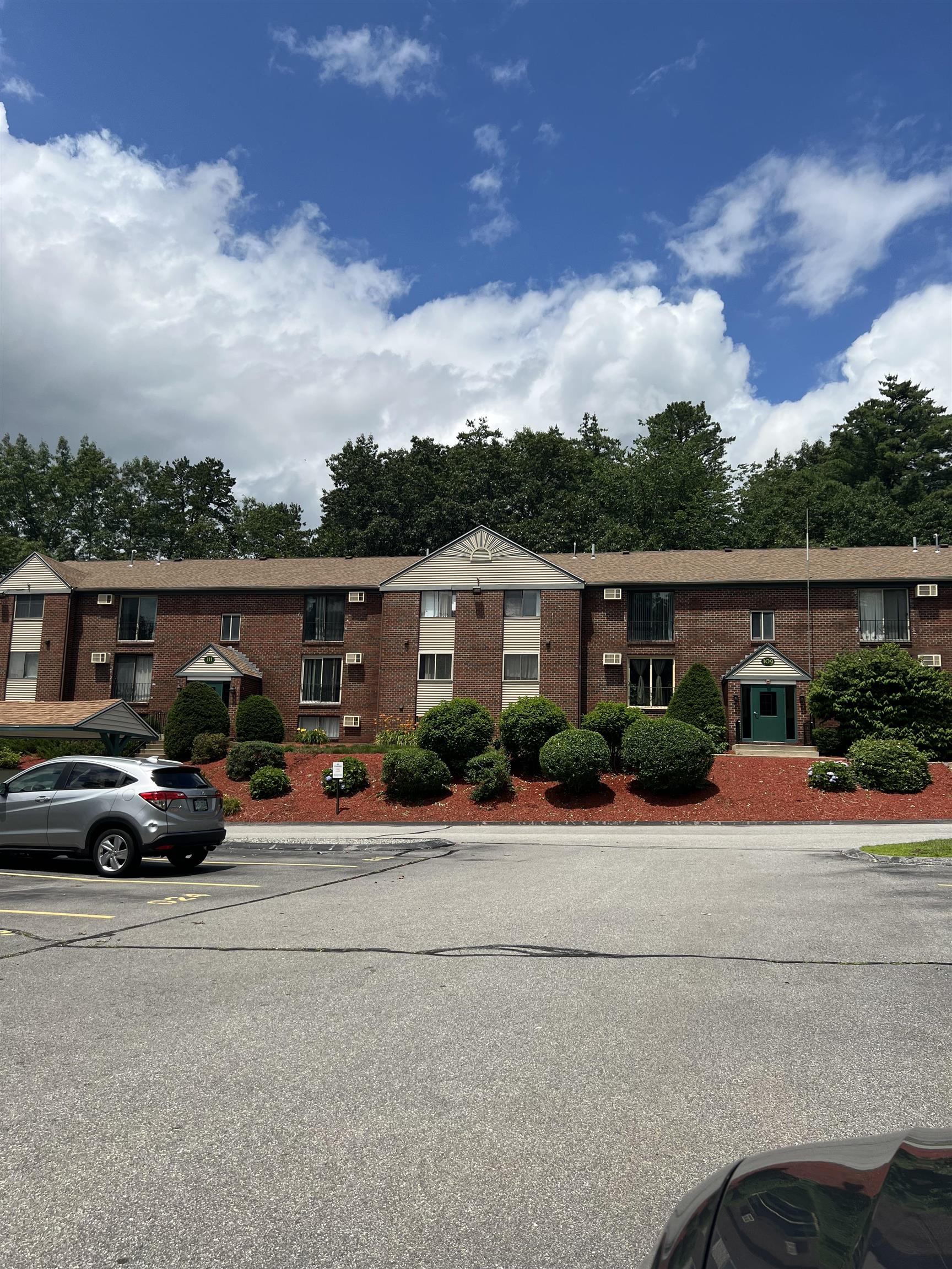 109 English Village Road, Unit 302 Manchester, NH 03102 - Photo 1 of 9