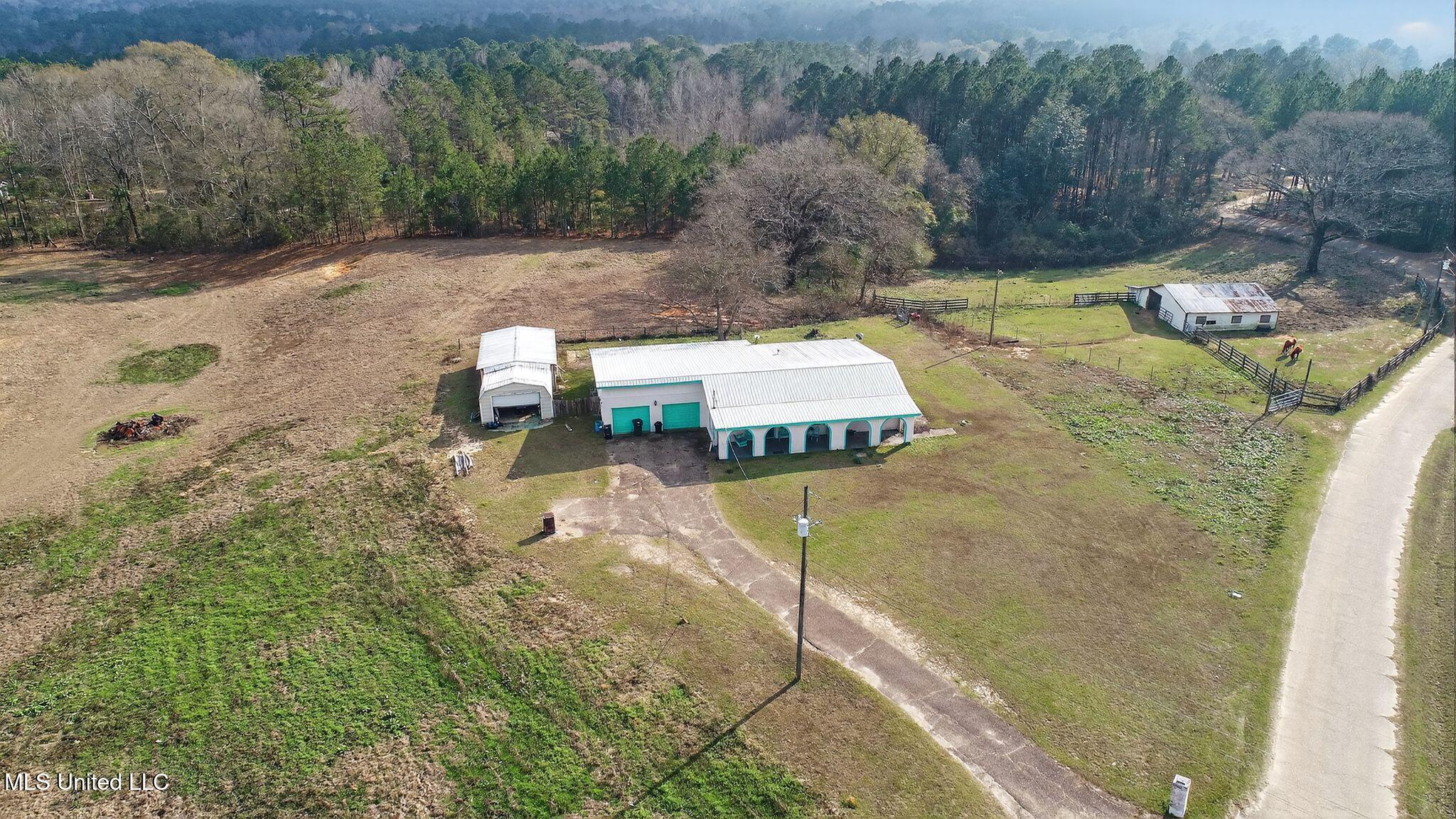117 Cooper Road Purvis, MS 39475 - Photo 3 of 20 07_117_Cooper_Rd_Purvis_MS_39475-Exterio