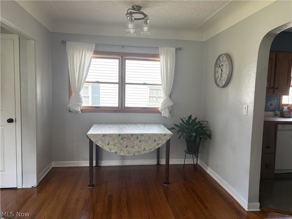 246 Hilliard Road Elyria, OH 44035 - Photo 4 of 50