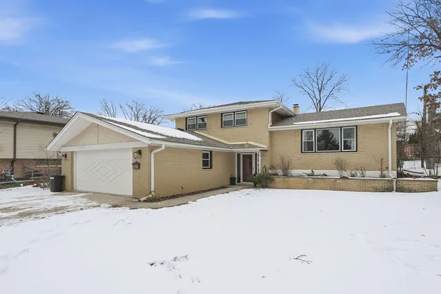 $499,900 | 10025 86th Court, Palos Hills, IL 60465