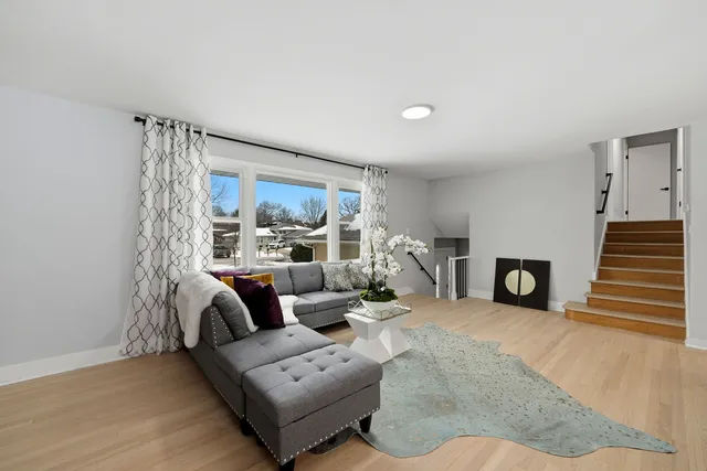 $499,900 | 10025 86th Court, Palos Hills, IL 60465