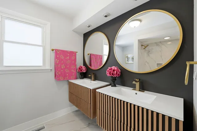 $499,900 | 10025 86th Court, Palos Hills, IL 60465