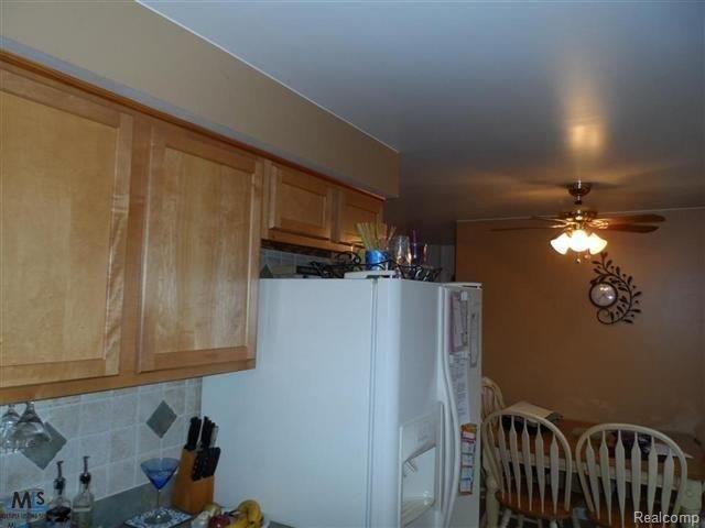8465 Potomac Street Center Line, MI 48015 - Photo 15 of 20 31127805-14.jpg