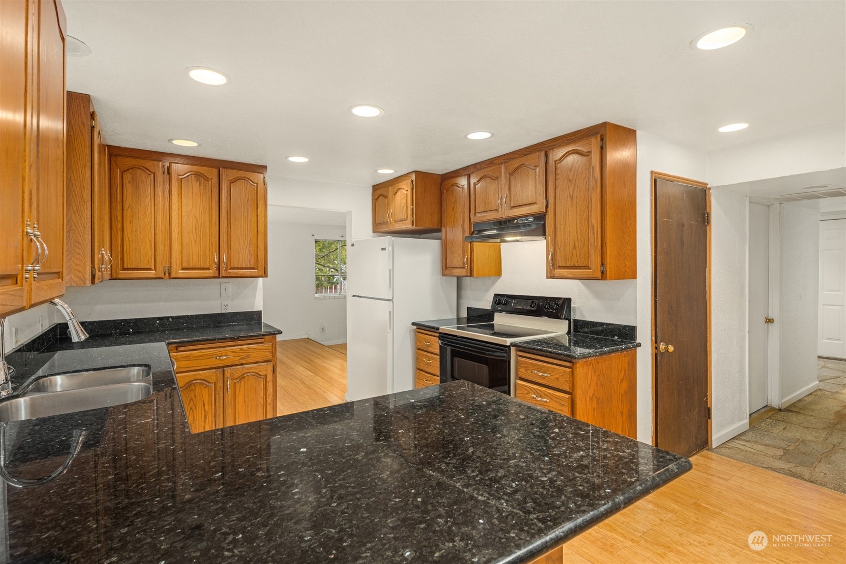 19449 Southeast 170th Street Renton, WA 98058 - Photo 12 of 34 Gallery Image 12