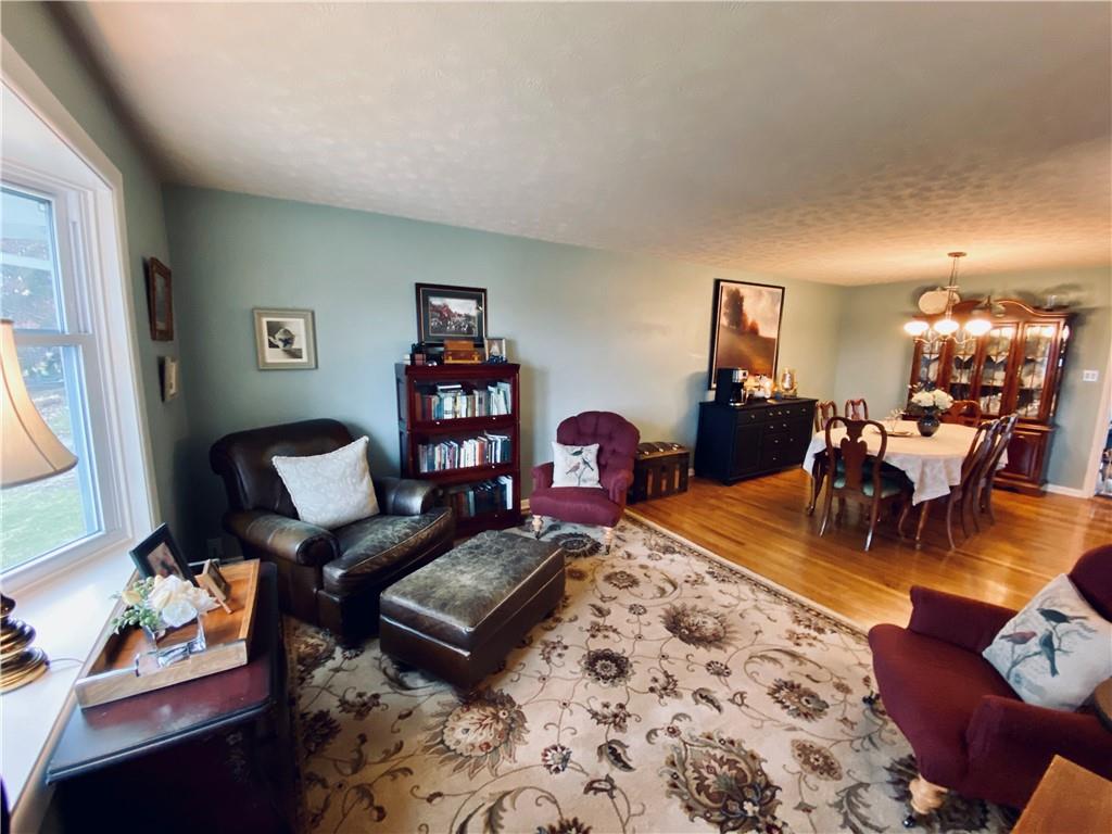 217 Old Oak Road Canonsburg, PA 15317 - Photo 3 of 24 Gallery Image 3