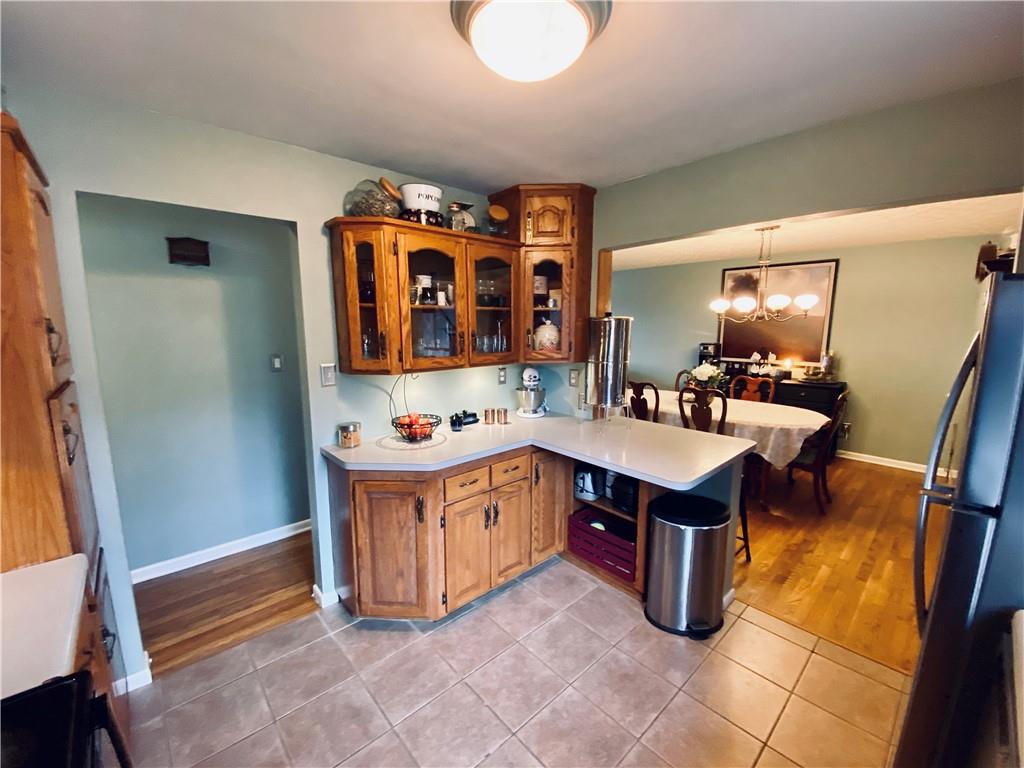 217 Old Oak Road Canonsburg, PA 15317 - Photo 8 of 24 Gallery Image 8