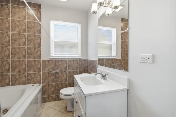 $2,650 | 2929 North 74th Court, Elmwood Park, IL 60707