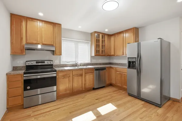 $2,650 | 2929 North 74th Court, Elmwood Park, IL 60707