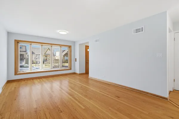 $2,650 | 2929 North 74th Court, Elmwood Park, IL 60707
