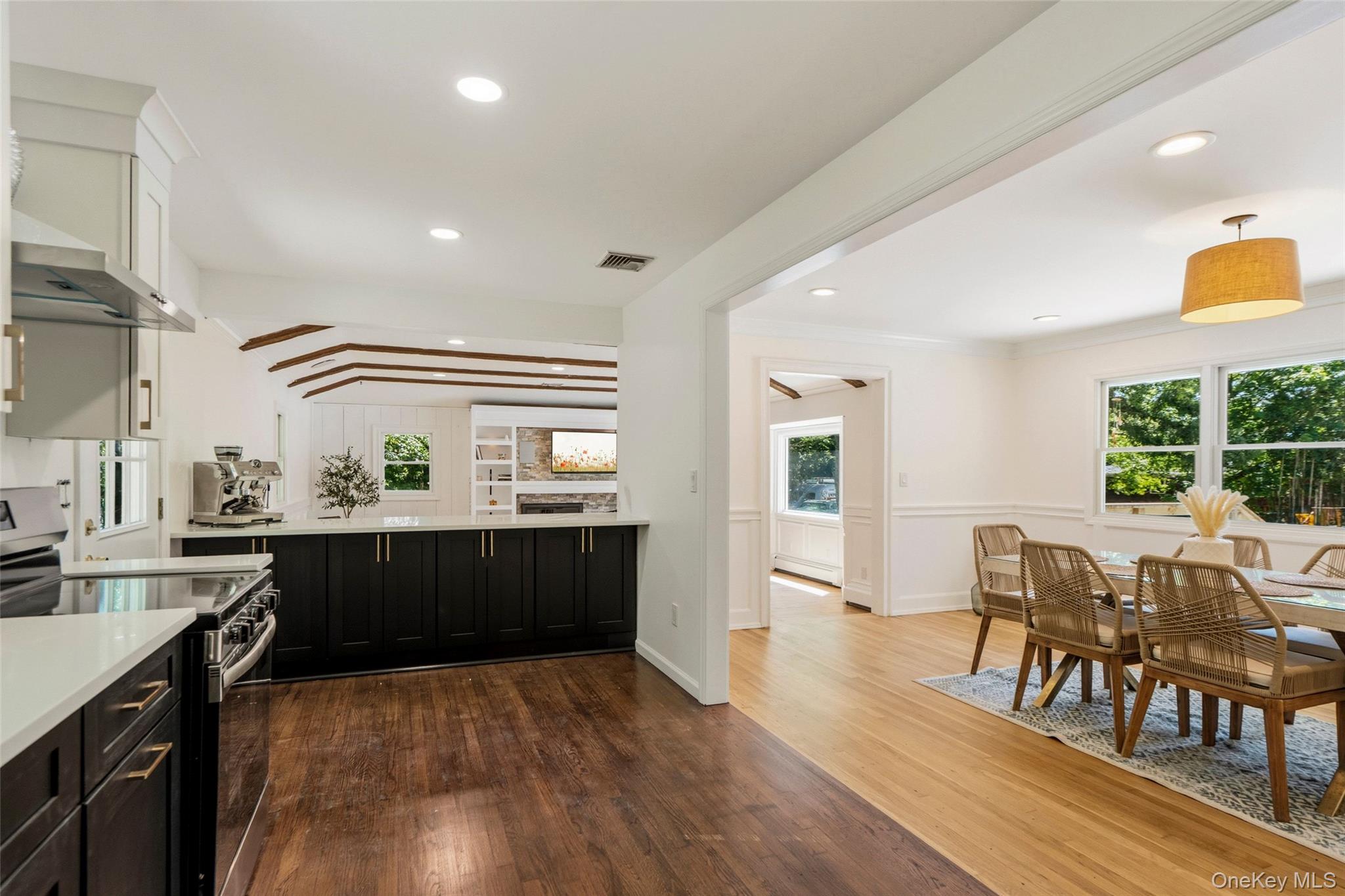 280 Holbrook Road Ronkonkoma, NY 11779 - Photo 9 of 30