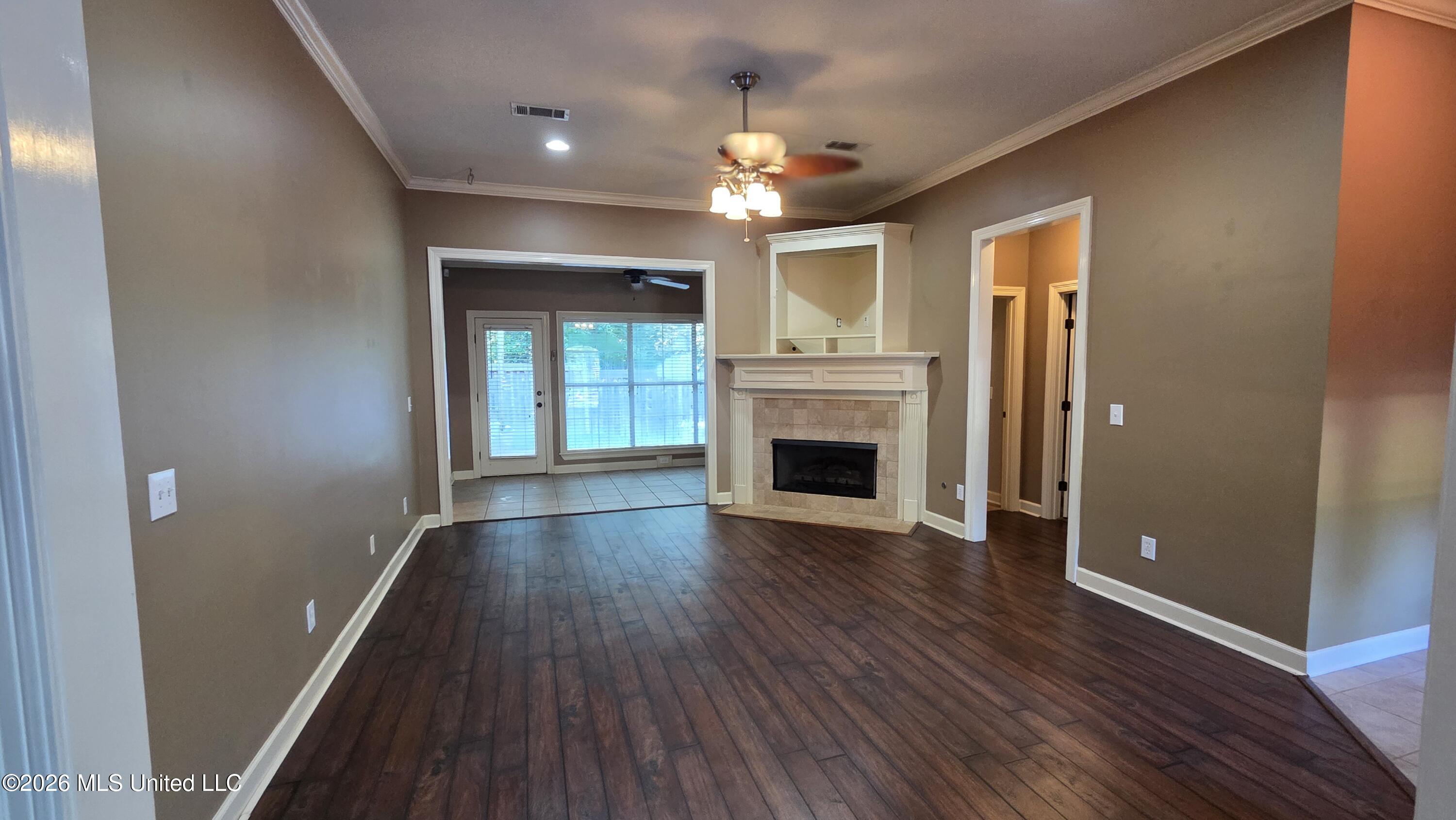 124 Cowles Creek Road Clinton, MS 39056 - Photo 4 of 42 LIVING ROOM