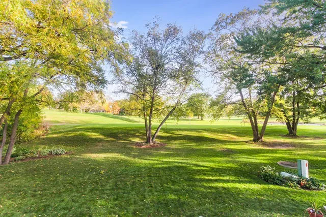 $715,000 | 933 Doral Drive, Bartlett, IL 60103