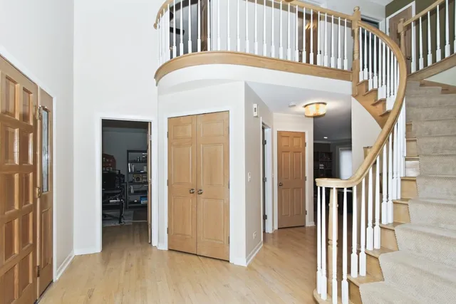 $715,000 | 933 Doral Drive, Bartlett, IL 60103