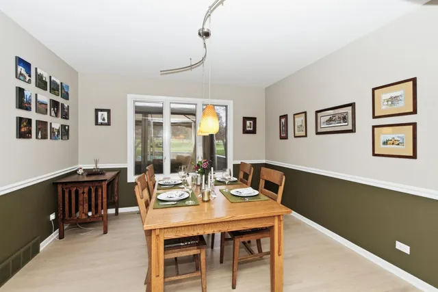 $715,000 | 933 Doral Drive, Bartlett, IL 60103