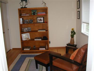 105 Ridge Road San Anselmo, CA 94960 - Photo 7 of 12 2nd bedroom currently used as a cozy reading room.