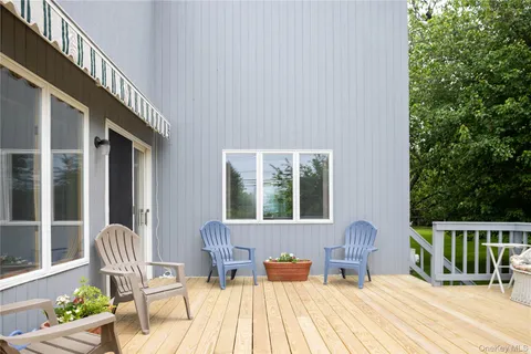 $1,150,000 | 100 Bayberry Lane, Southold, NY 11971