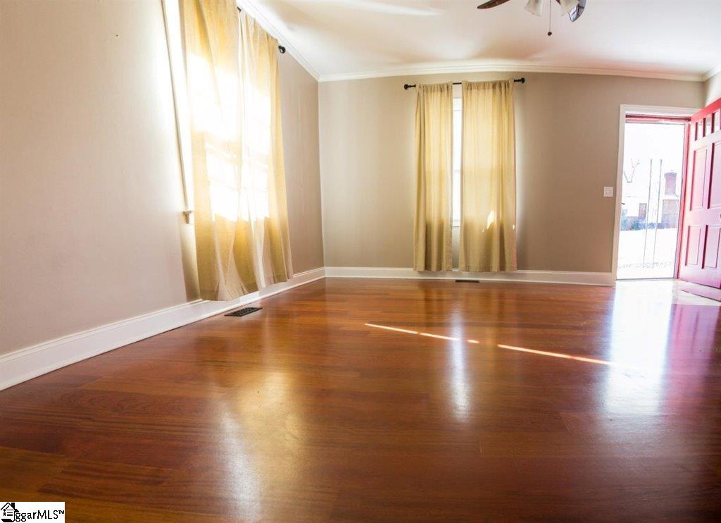 11 Rutledge Avenue Greenville, SC 29617 - Photo 2 of 6 Gallery Image 2