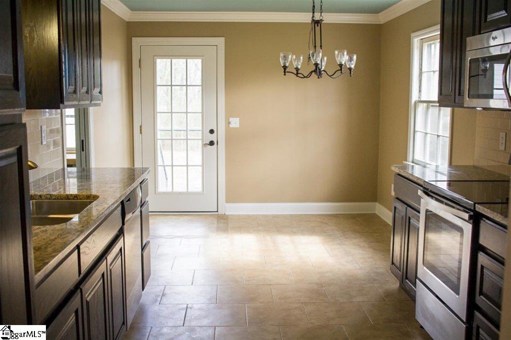 11 Rutledge Avenue Greenville, SC 29617 - Photo 5 of 6 Gallery Image 5