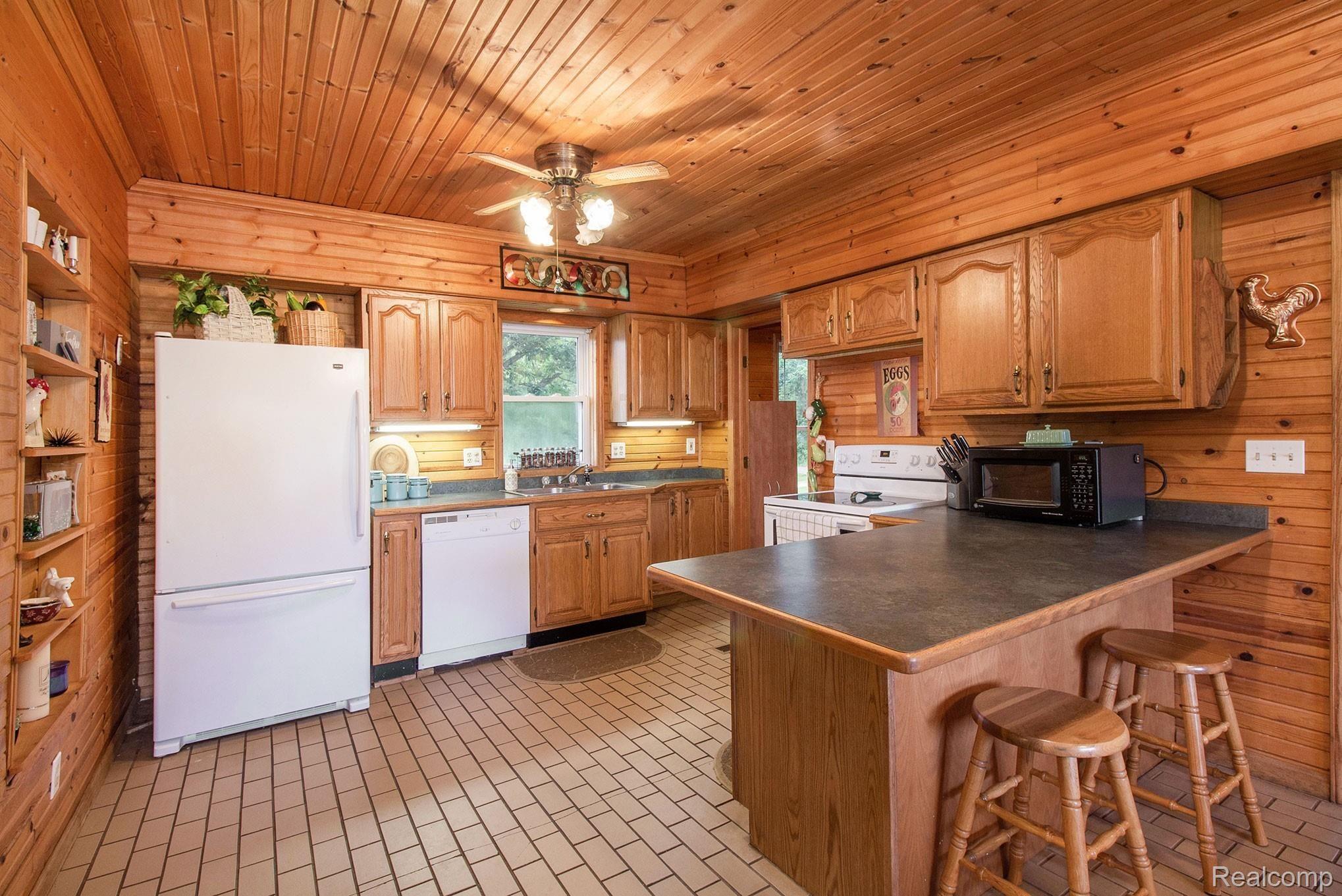 11050 Odell Road Fowlerville, MI 48836 - Photo 6 of 24 010.jpg