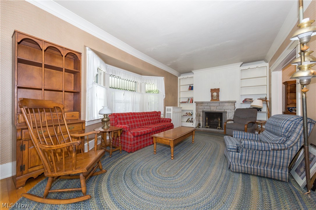 2304 Westminster Road Cleveland, OH 44118 - Photo 3 of 35 Gallery Image 3