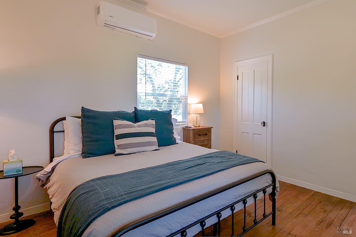 125 Cristo Lane Santa Rosa, CA 95409 - Photo 34 of 82 a bedroom with a bed and a window