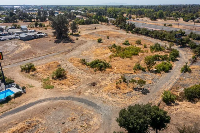 a view of the terrace of a house
