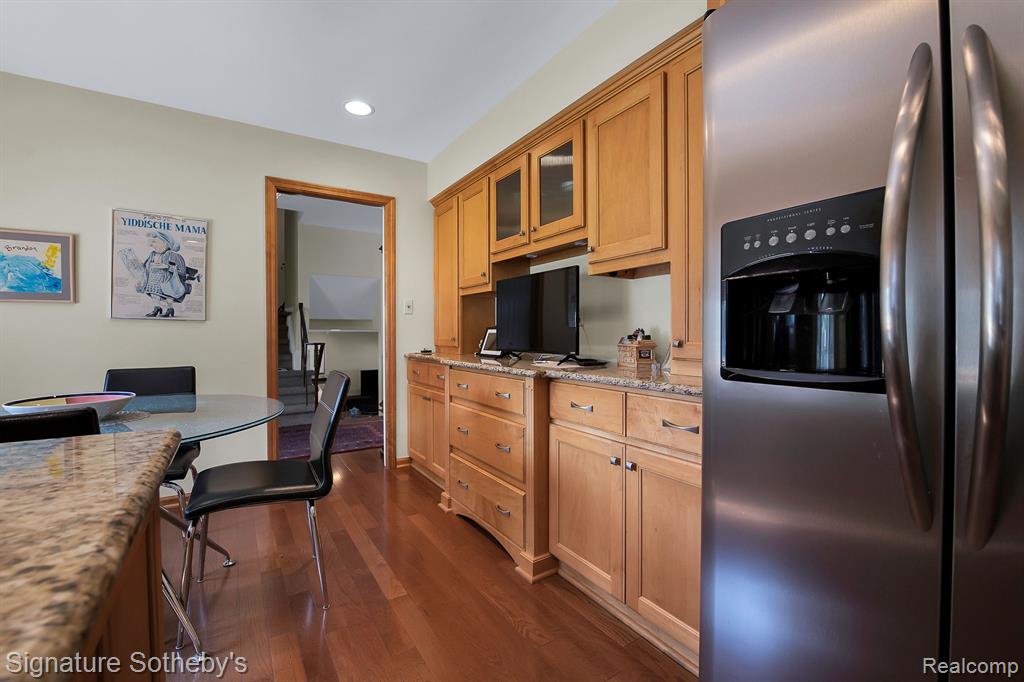 7252 Stonebrook Road West Bloomfield, MI 48322 - Photo 20 of 38