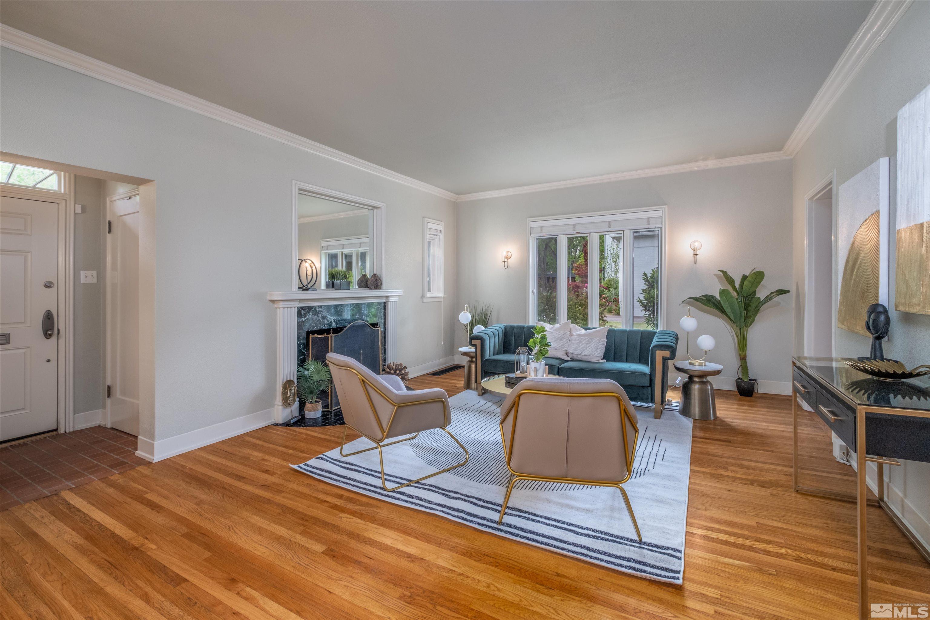 1019 La Rue Avenue Reno, NV 89509 - Photo 3 of 24 a living room with furniture and wooden floor