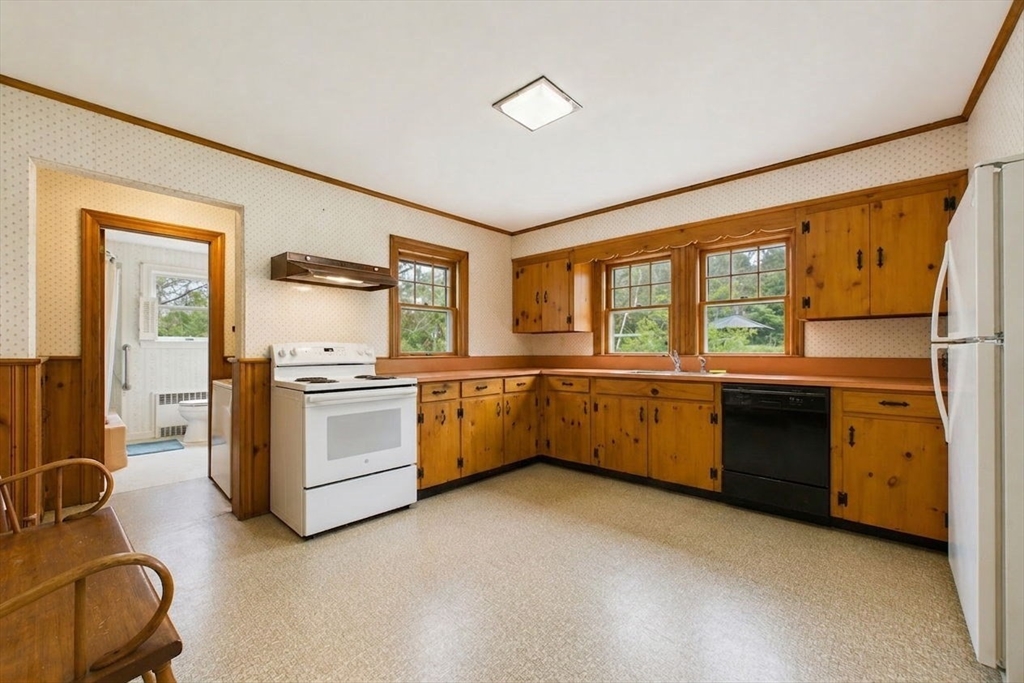 243 Old County Road Sandwich, MA 02537 - Photo 21 of 39