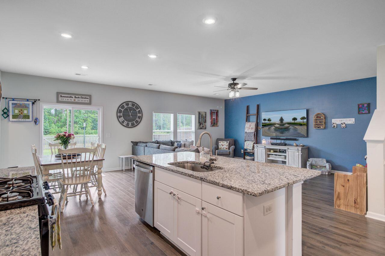493 Spanish Wells Road Summerville, SC 29486 - Photo 14 of 50 Kitchen