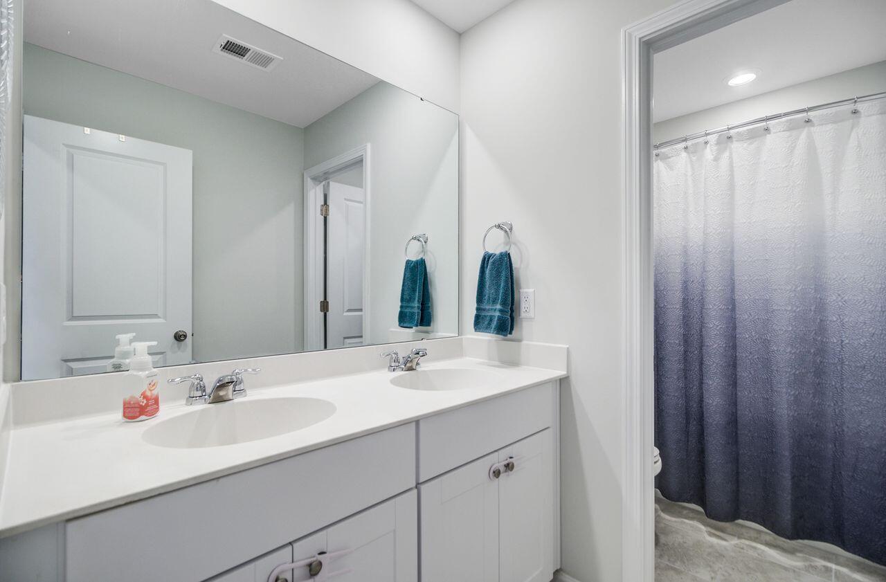 493 Spanish Wells Road Summerville, SC 29486 - Photo 30 of 50 Hall Bathroom