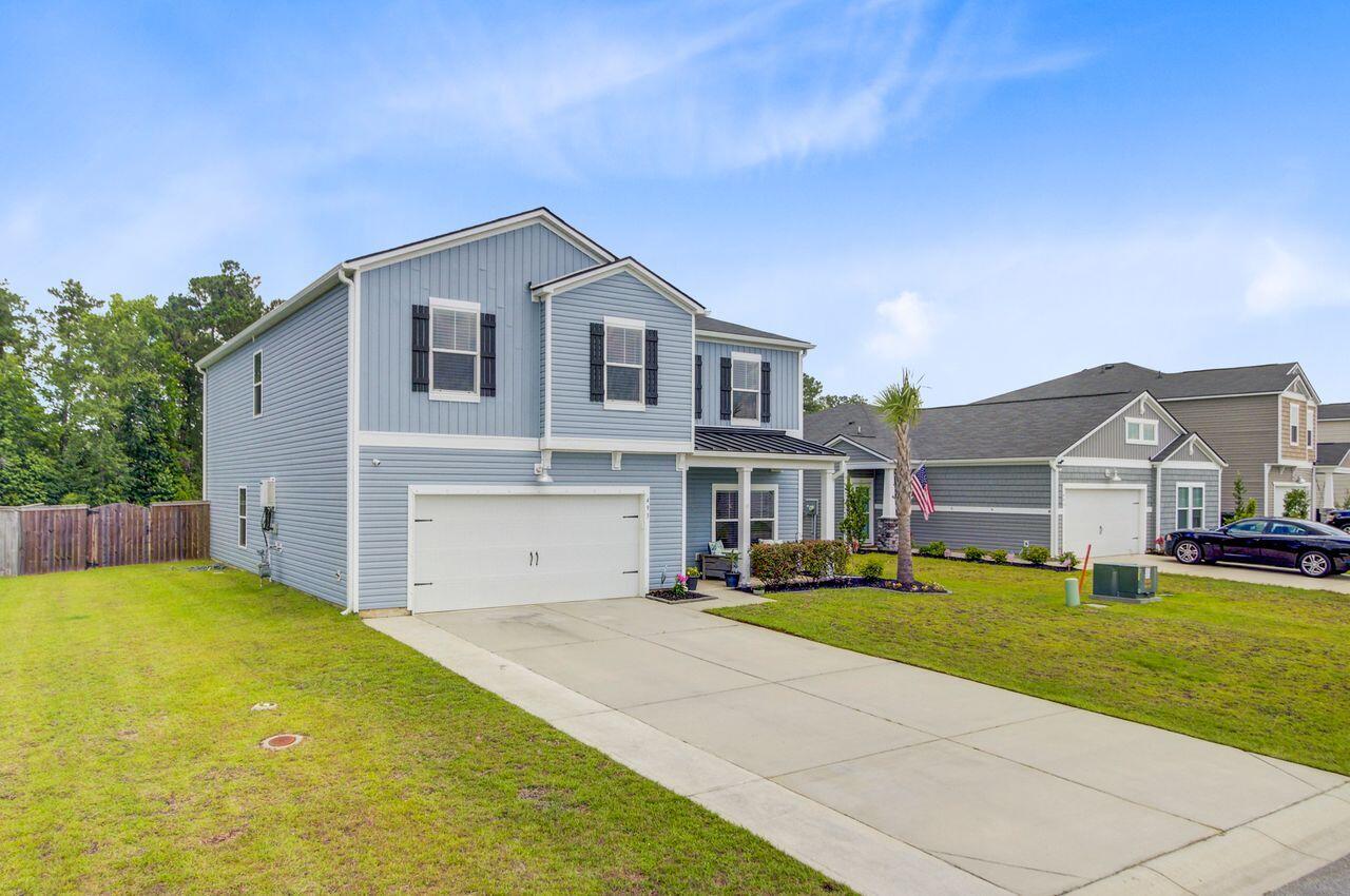 493 Spanish Wells Road Summerville, SC 29486 - Photo 5 of 50 Spacious Home and Yard