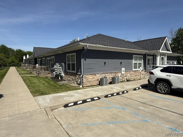 610 Ayer Road, Unit 6 Amherst, NY 14221 - Photo 3 of 23 Left side
