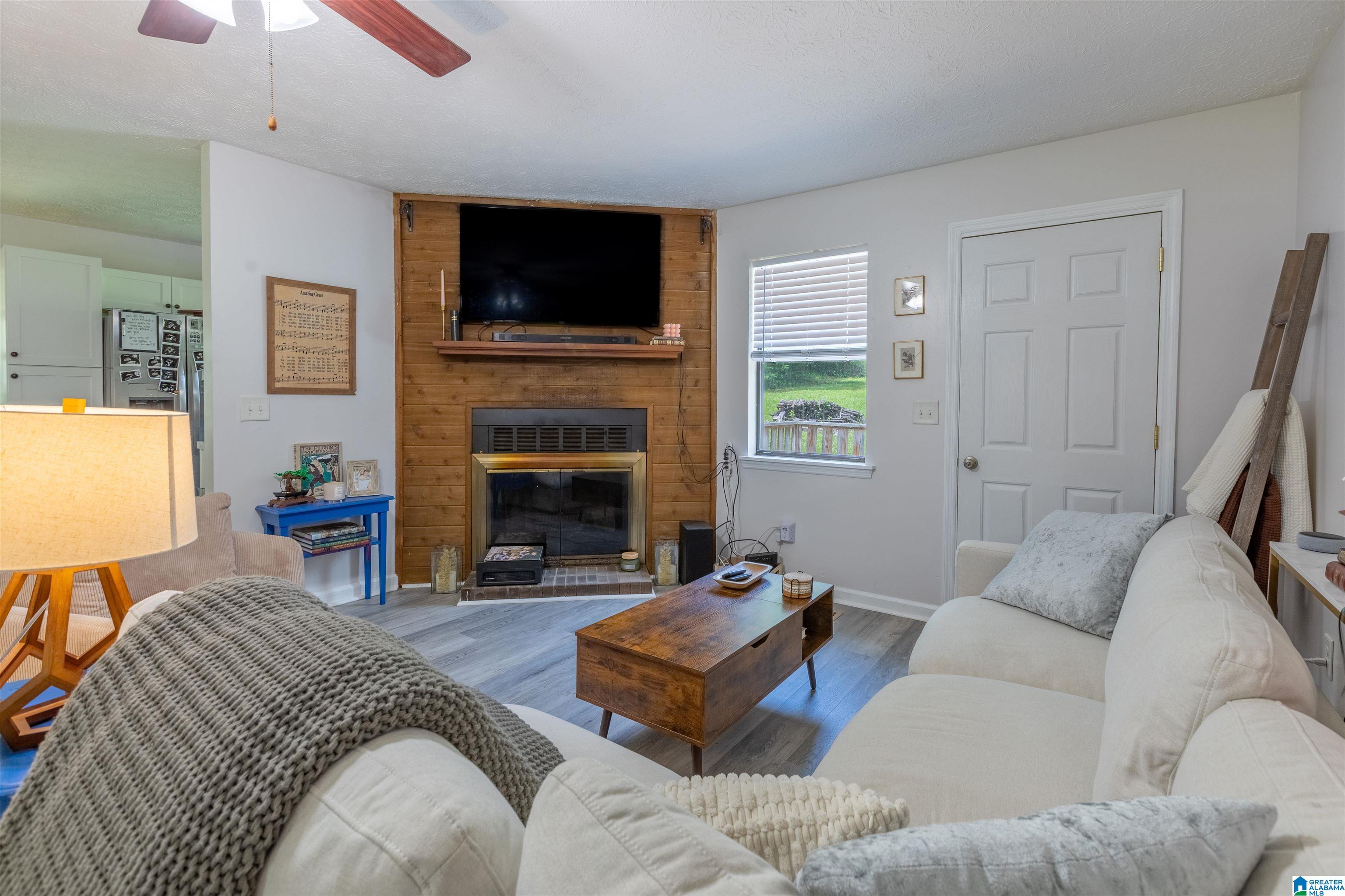 706 George Street Southeast Jacksonville, AL 36265 - Photo 3 of 27