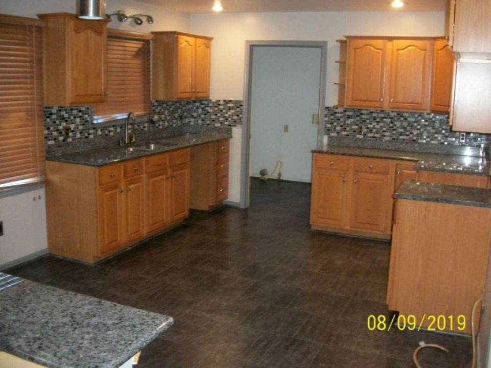56616 Buckhorn Road Three Rivers, MI 49093 - Photo 2 of 13 56616BuckHKitch